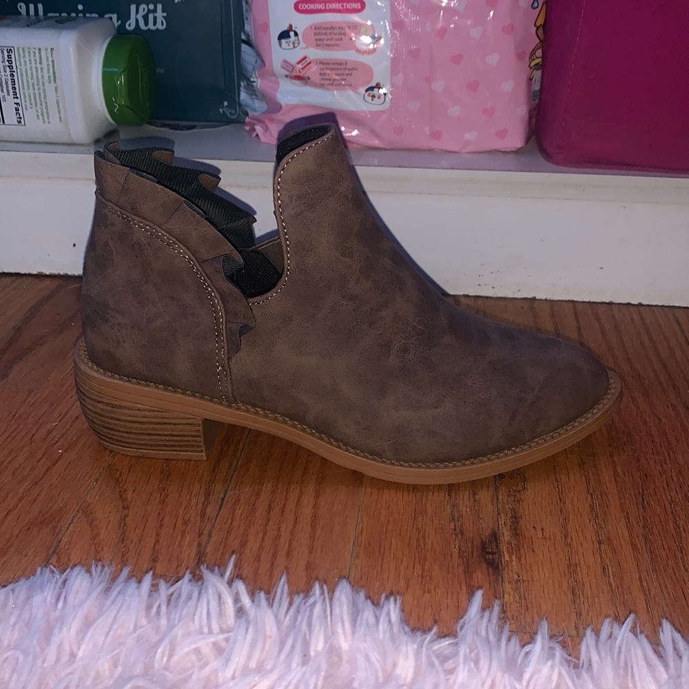 women’s brown small heeled short boot